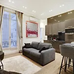 Pick A Flat\'S Apartment In Triangle D\'Or - Pierre 1Er De Serbie