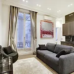 Pick A Flat\'S Apartment In Triangle D\'Or - Pierre 1Er De Serbie